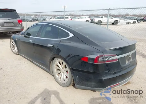 2015 Tesla Model S 70D/85D/P85D z USA, uszkodzony, nr VIN 5YJSA1H22FFP80062